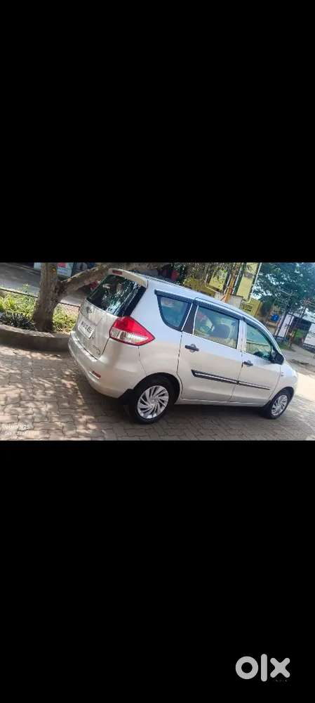 Maruti Suzuki Ertiga Lxi 2013 Cng