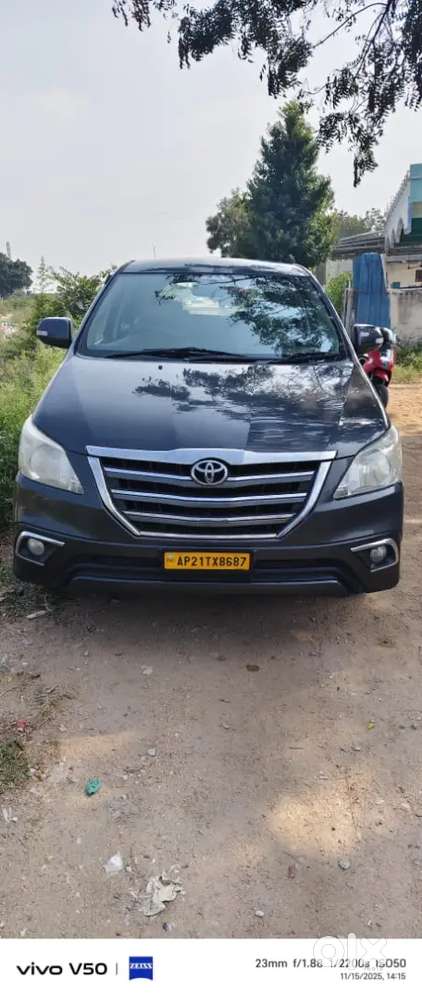 Toyota Innova 2015