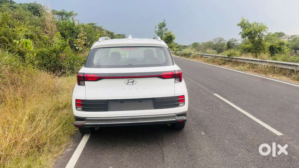 Hyundai Venue Petrol 2025