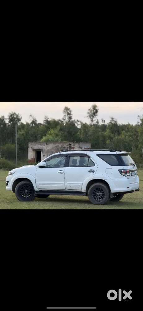 Toyota Fortuner 2016 Diesel 74km Driven Withrecord Showroom Condition
