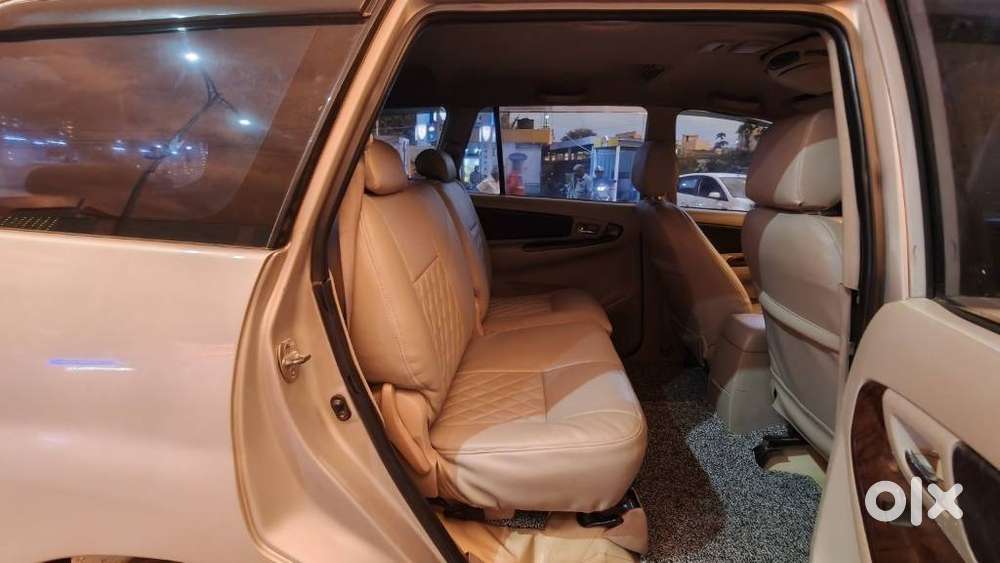 Toyota Innova 2.5 V 8 Str, 2012, Diesel