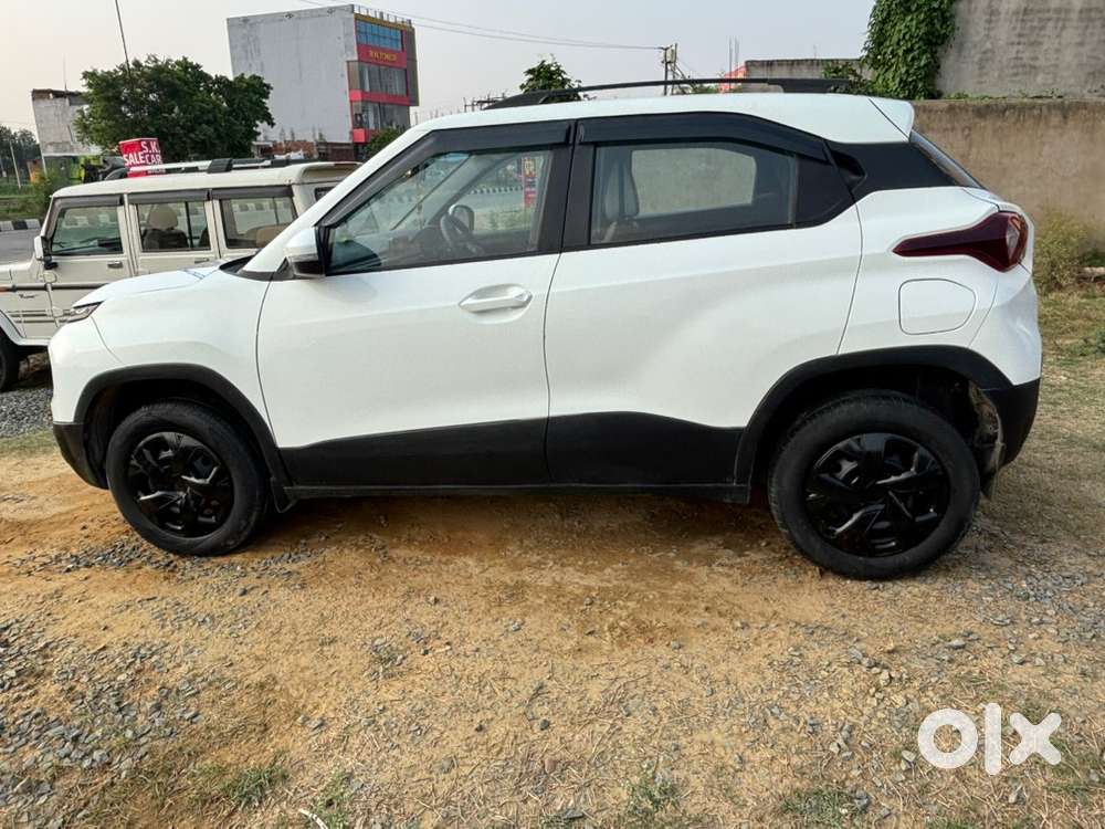 Tata Punch Petrol 2023  Showroom Condtion 40 Hjar Driven