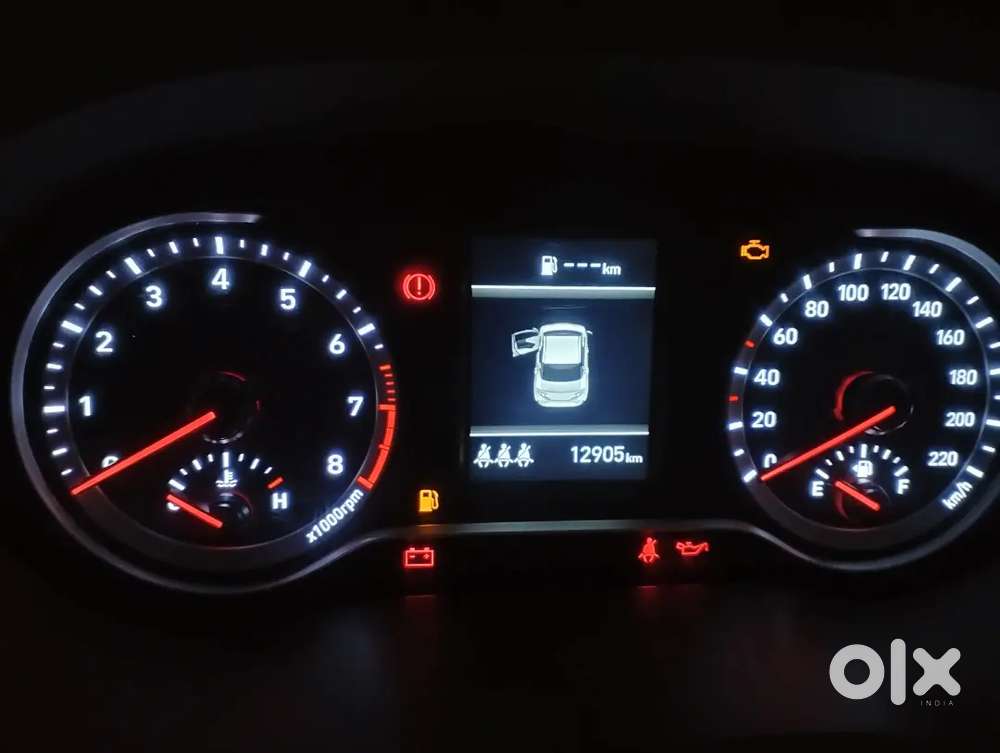Hyundai Aura 2025 Petrol 12700 Km Driven