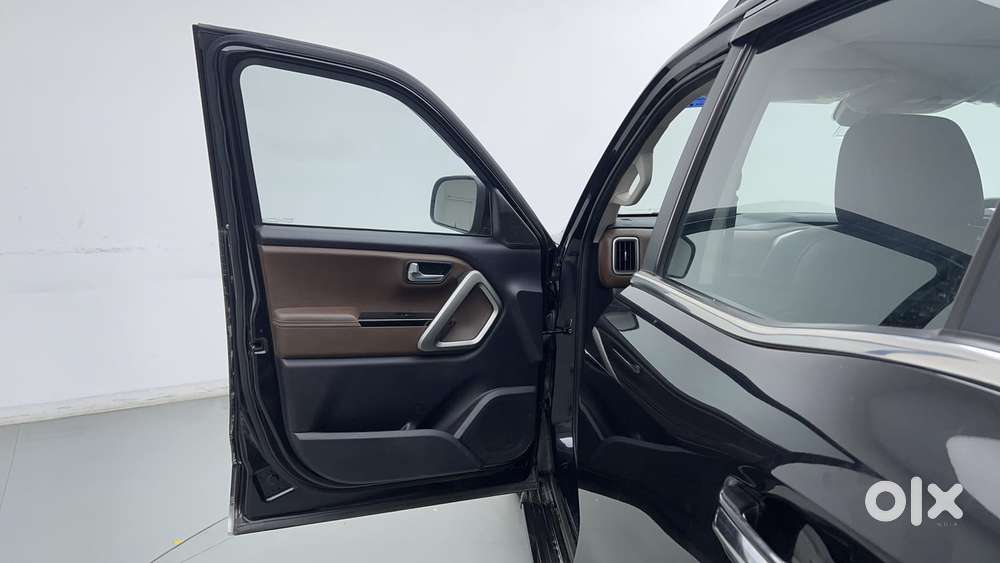 Mahindra Scorpio N Z8 Petrol At 7 Str, 2024, Petrol