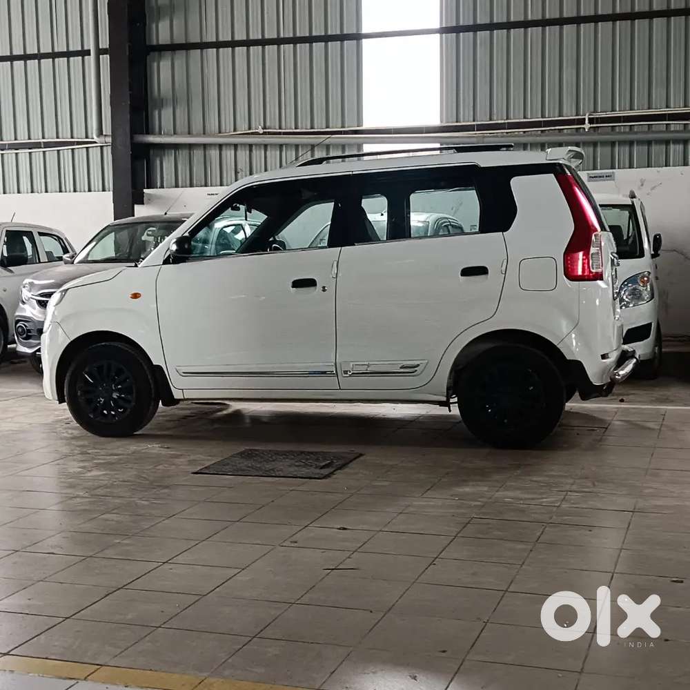 Only Genuine Buyers Contact Me 
Broker And Car 24 Spinny Don't Contact