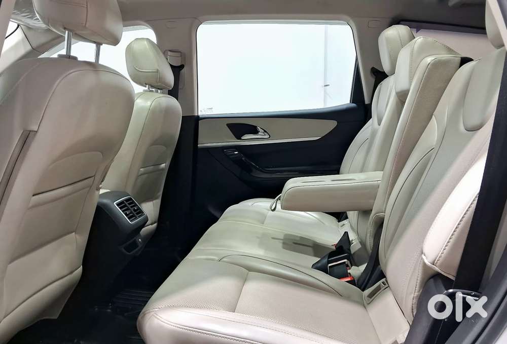 Mahindra Xuv700 Ax7l 6 Str At, 2023, Diesel