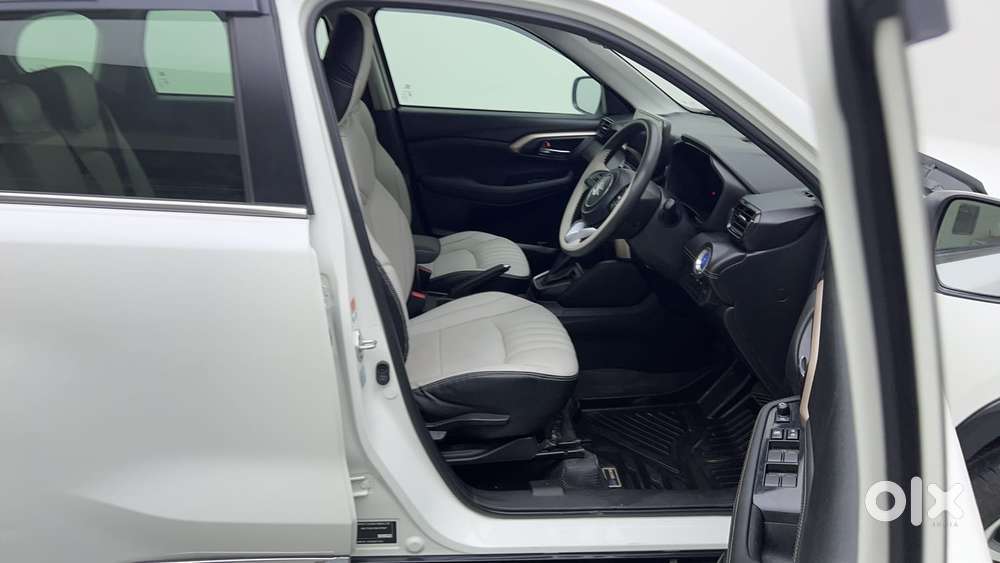 Maruti Suzuki Grand Vitara 1.5 Zeta Plus Intelligent Hybrid Ecvt, 20..