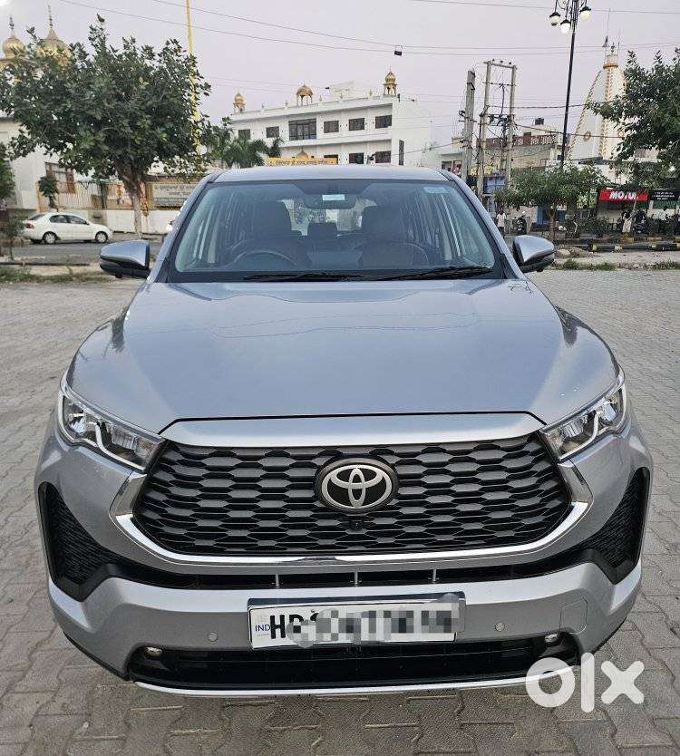 Toyota Innova Hycross 2.0 Vx Hybrid 8 Str, 2024, Petrol
