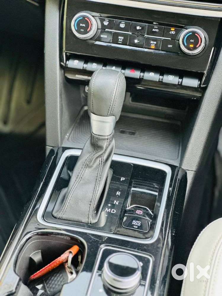 Mahindra Xuv700 2.0 Ax 7 Petrol At Luxury Pack Str, 2024, Petrol