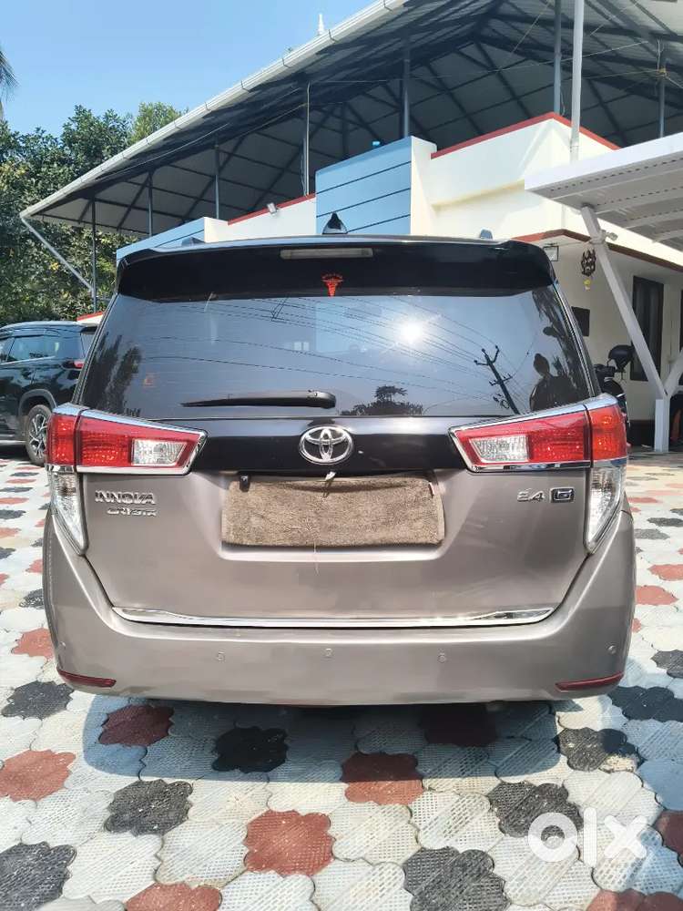 Toyota Innova Crysta 2018 Diesel 140000 Km Driven.