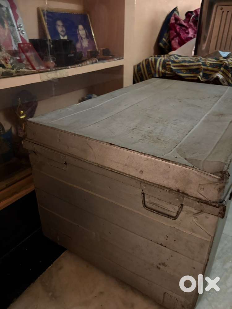Metal box (Pedi)