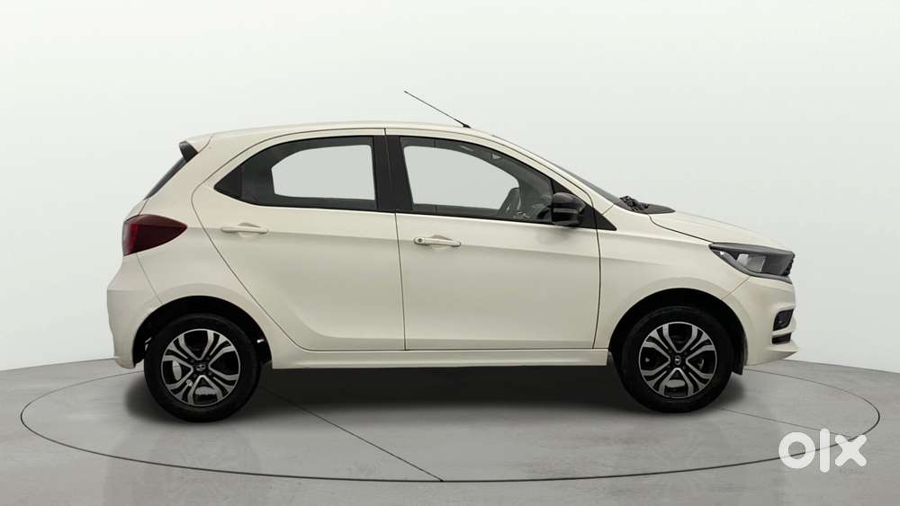 Tata Tiago 1.05 Revotorq Xt, 2023, Petrol