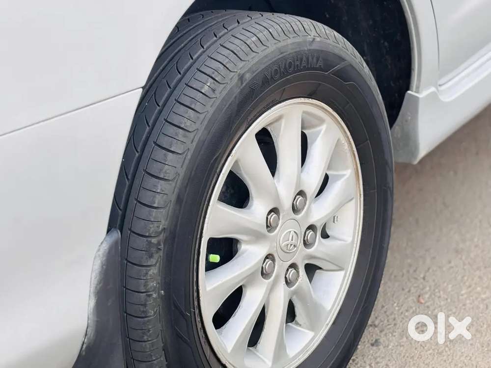 Toyota Innova 2012 Diesel 125000 Km Driven