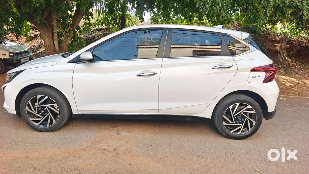 Hyundai I20 Asta (o) 1.2 Mt, 2023, Petrol