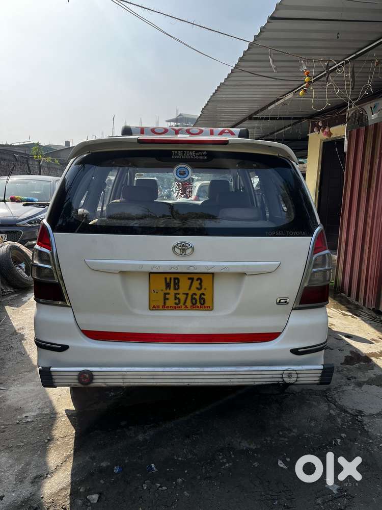 Toyota Innova 2.5 G (diesel) 8 Seater Bs Iv, 2015, Diesel