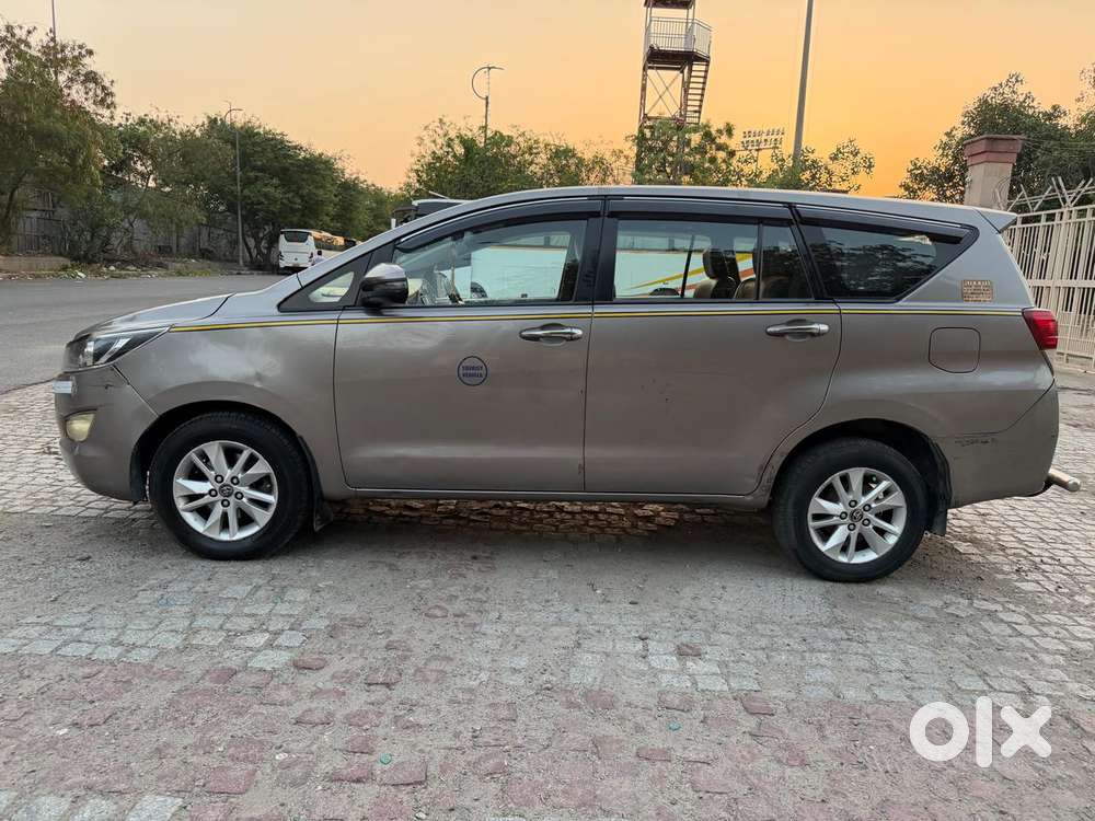 Toyota Innova Crysta 2.4 G Mt, 2017, Diesel