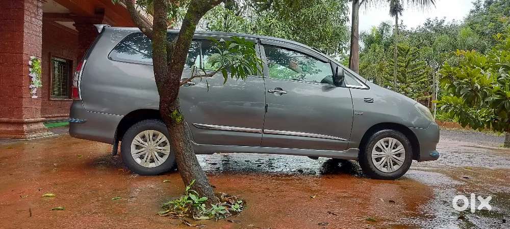 Toyota Innova 2011