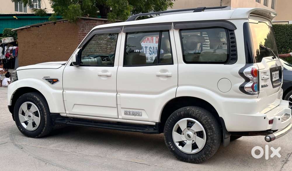Mahindra Scorpio S6 Plus, 2016, Diesel