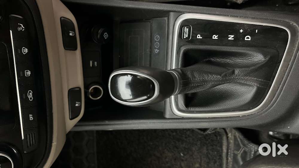 Hyundai Verna 1.5 Sx (o) Vtvt Ivt, 2022, Petrol