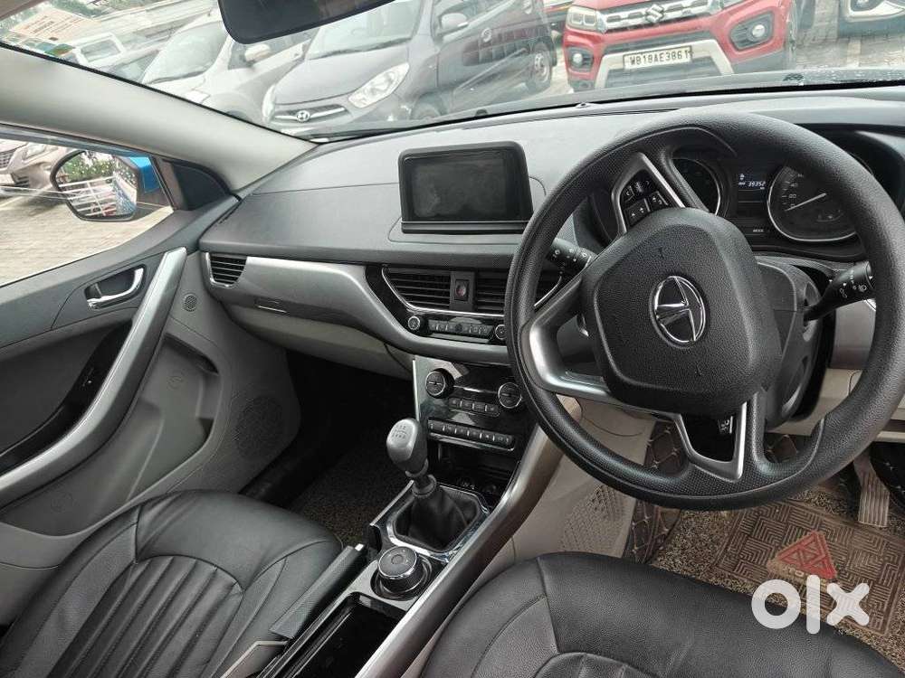 Tata Nexon 1.5 Revotorq Xz Plus Dual Tone, 2018, Petrol