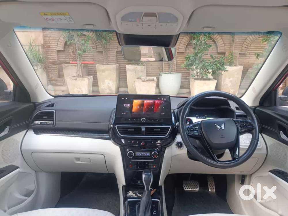 Mahindra Xuv 3xo Ax7l 1.2 Petrol At (pg), 2026, Petrol