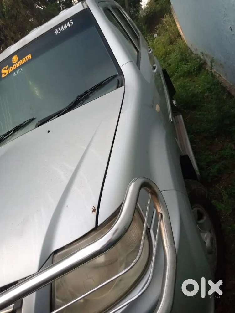 Tata Sumo Grande 2010