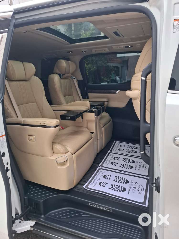 Toyota Vellfire 2.5 Executive Lounge, 2021, Petrol