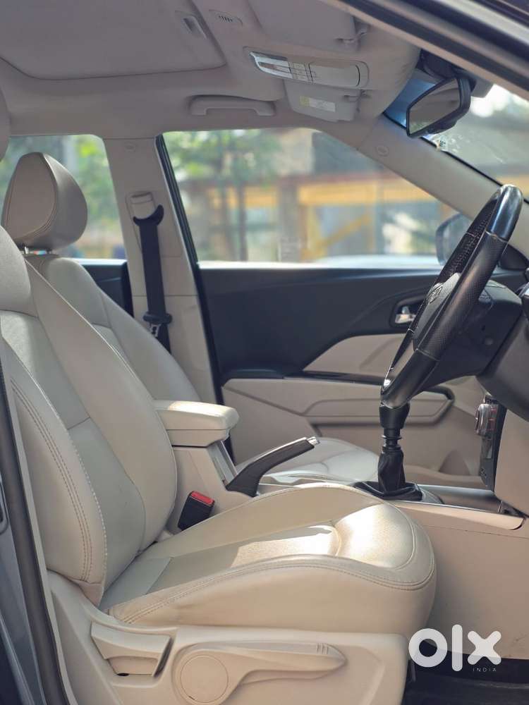 Mahindra Xuv300 W8 Option, 2019, Petrol