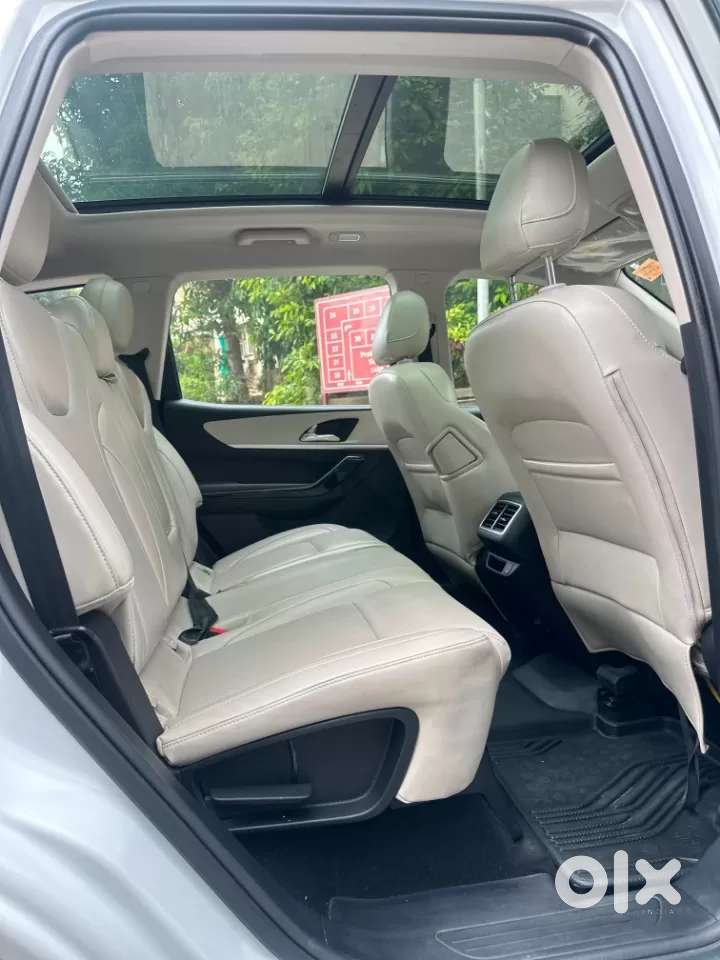 Mahindra Xuv700 2.0 Ax 7 Petrol At Luxury Pack Str, 2022, Petrol