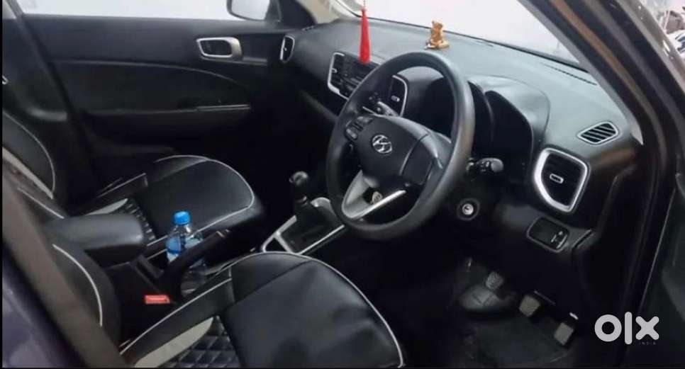 Hyundai Venue Petrol