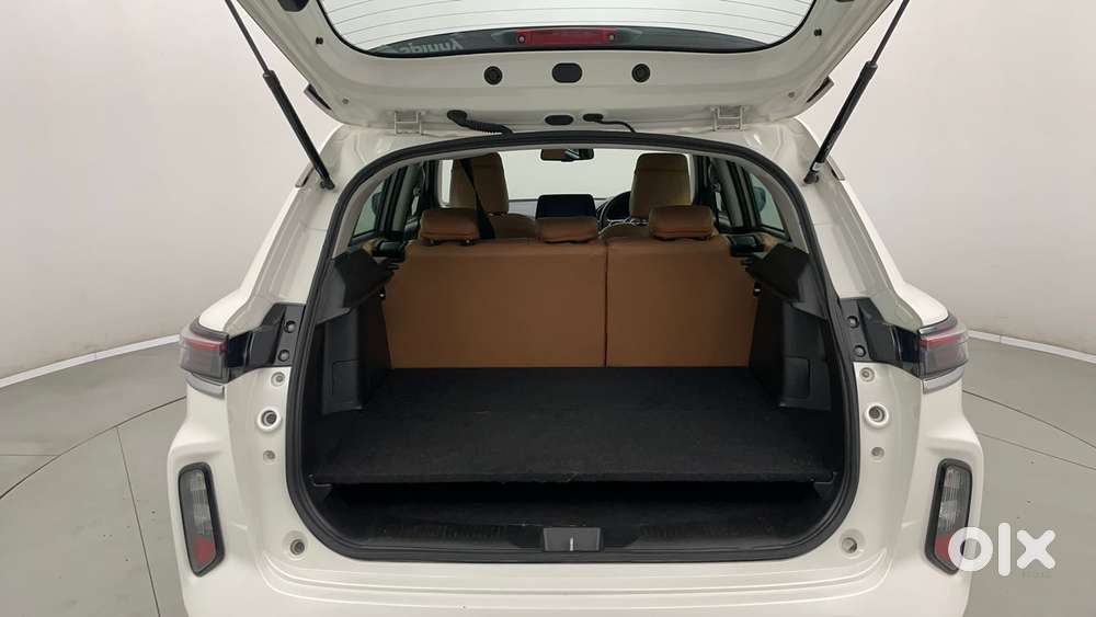 Maruti Suzuki Grand Vitara 1.5 Zeta Plus Intelligent Hybrid Ecvt, 20..