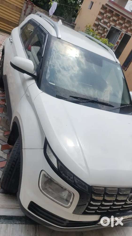 Hyundai Venue Petrol 2024