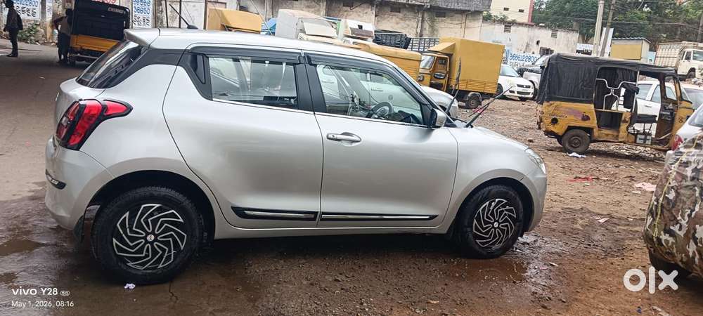 Maruti Suzuki Swift Vxi Optional, 2020, Petrol