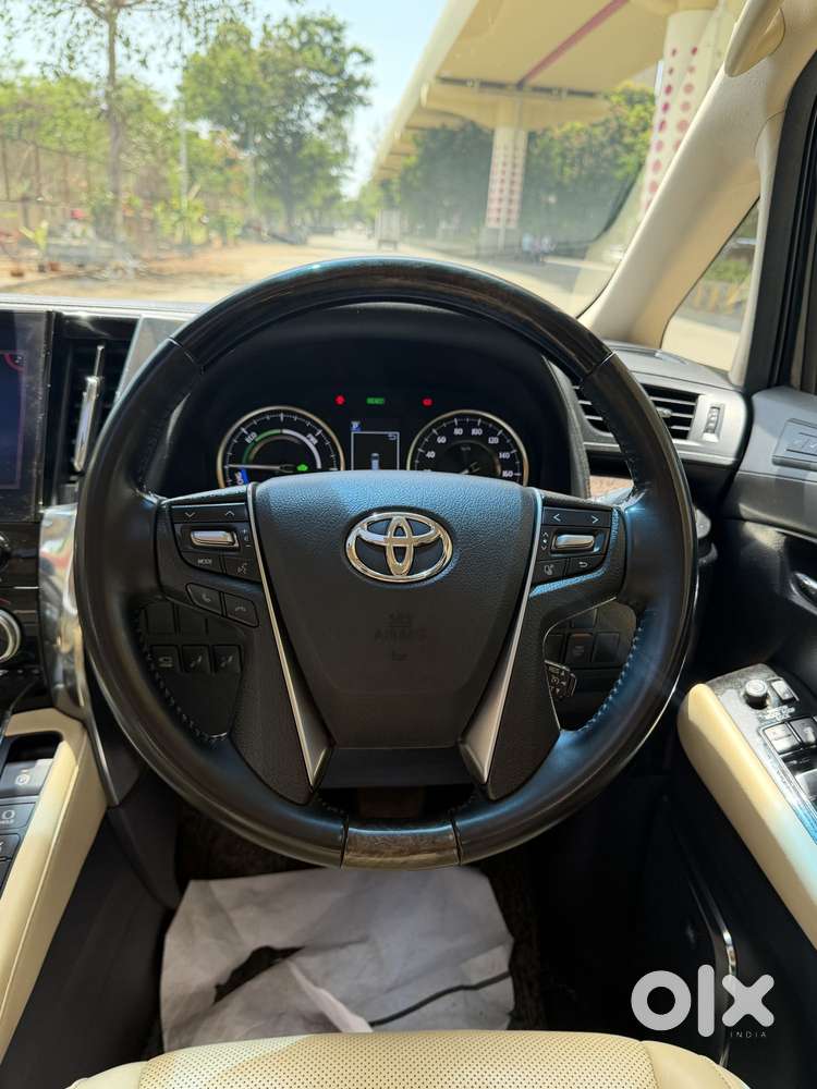 Toyota Vellfire Vip – Executive Lounge, 2023, Cng & Hybrids