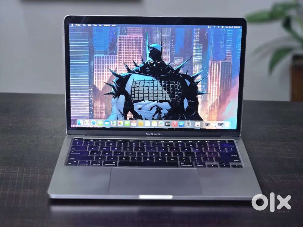 MacBook Pro 13インチ M1 8GB/256GB MacGallery Macbook Pro M1 13 inch 8gb/256gb with charger