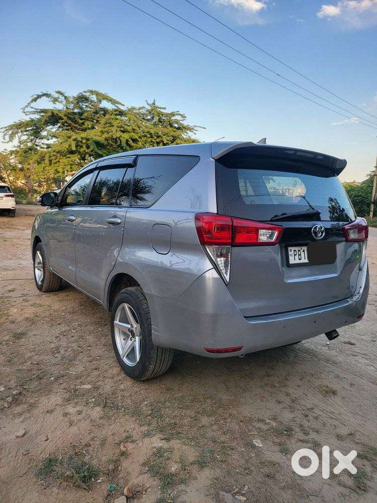 Toyota Innova Crysta 2.4 Gx Mt 8s, 2017, Diesel