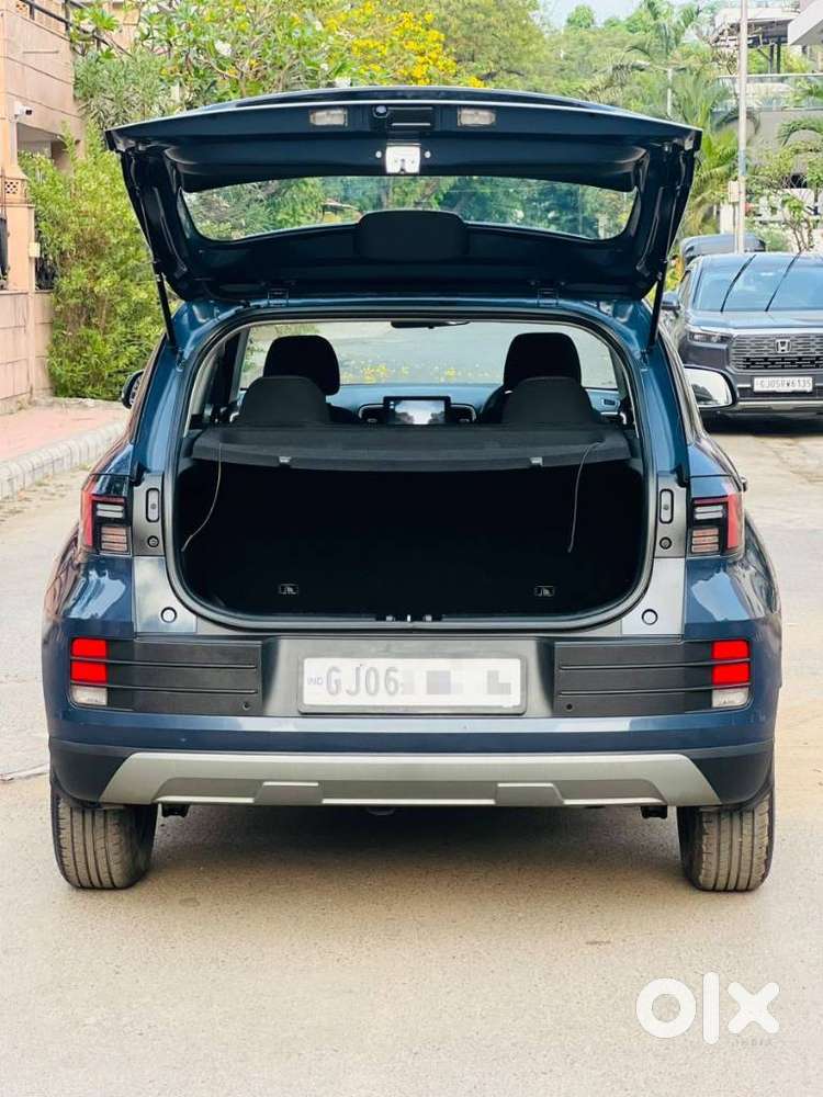 Hyundai Venue 1.2 S (o), 2022, Petrol