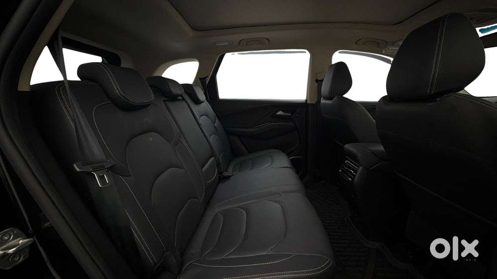 Mg Hector Plus Sharp Pro Blackstorm 1.5 Turbo Petrol Cvt 7 Str, 2024..
