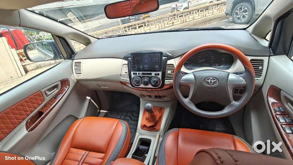 Toyota Innova 2.5 E Diesel Ps 8-seater, 2013, Diesel