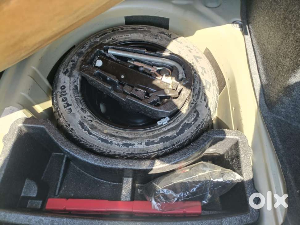 Volkswagen Vento 2010-2013 Petrol Highline, 2011, Petrol