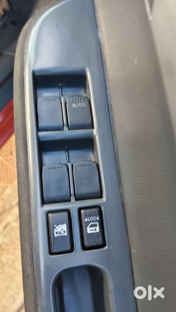 Maruti Suzuki Swift Vxi + Manual, 2011, Petrol