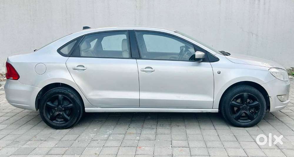 Skoda Rapid 2013-2016 1.5 Tdi At Ambition With Alloy Wheel, 2015, Di..