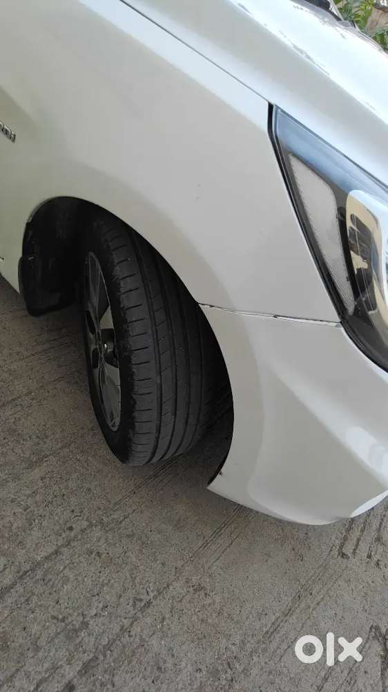 Verna1.6 Sx (0) With Sunroof Diamond Cut Alloy Wheel