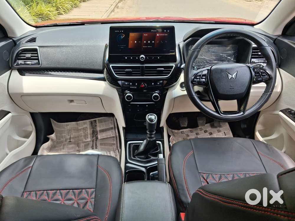 Mahindra Xuv 3xo Ax5 Pm Mt, 2025, Petrol
