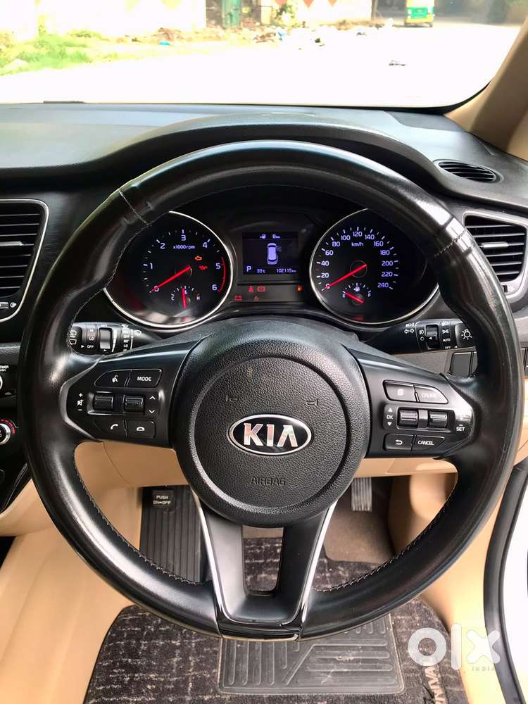 Kia Carnival Premium, 2021, Diesel