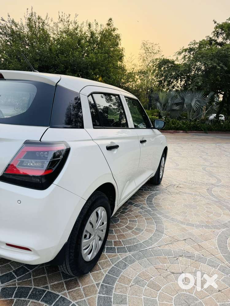 Maruti Suzuki Swift 1.2 Lxi (o), 2025, Petrol