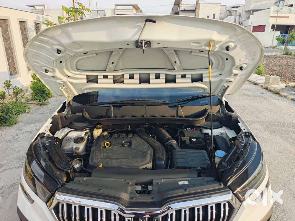 Skoda Kushaq 1.0 Tsi Style At (6 Airbags), 2022, Petrol