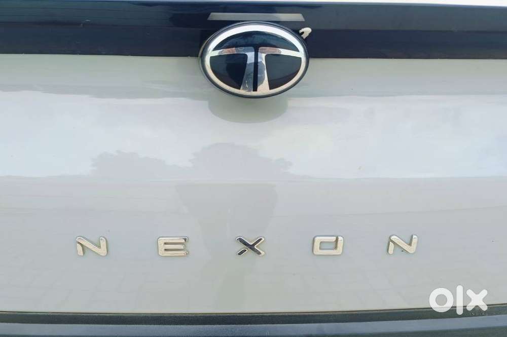 Tata Nexon Pure 1.2 Revotron Petrol 6 Mt, 2024, Cng & Hybrids