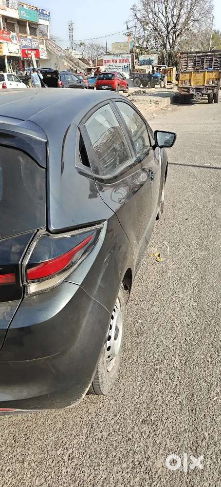 Tata Altroz 2020 Cng & Hybrids 110000 Km Driven