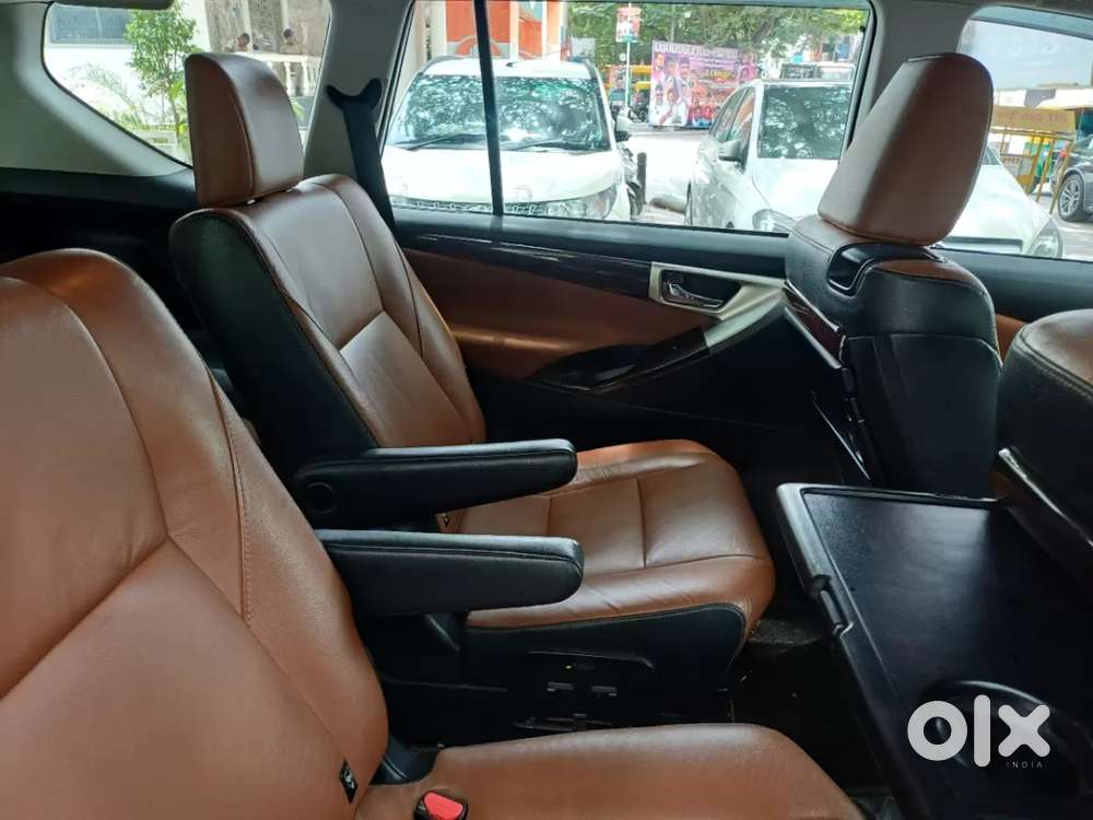 Toyota Innova Crysta 2.8 Zx At 7 Seater, 2017, Diesel